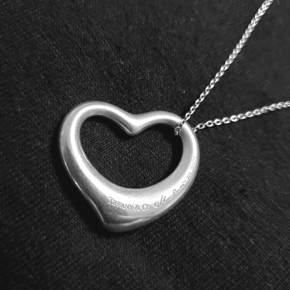 Tiffany & Co Elsa Peretti Open Heart collection Necklace